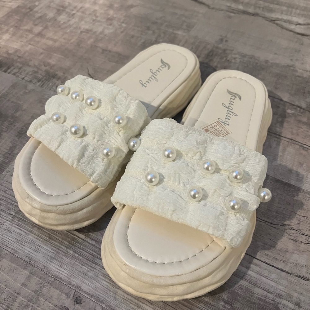 Cream Pearl Slippers